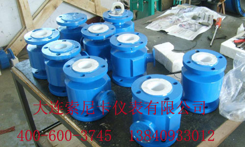 手持式超聲波流量計(jì)測(cè)量現(xiàn)場(chǎng)