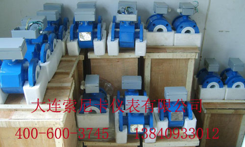 手持式超聲波流量計(jì)測(cè)量現(xiàn)場(chǎng)